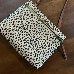 Universal Thread Crossbody purse